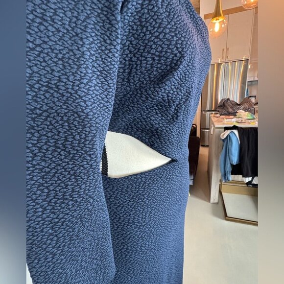 Elizabeth & James Navy Sheath Dress w/ Chic Cutouts – Bergdorf Goodman Exclusive - Picture 5 of 16